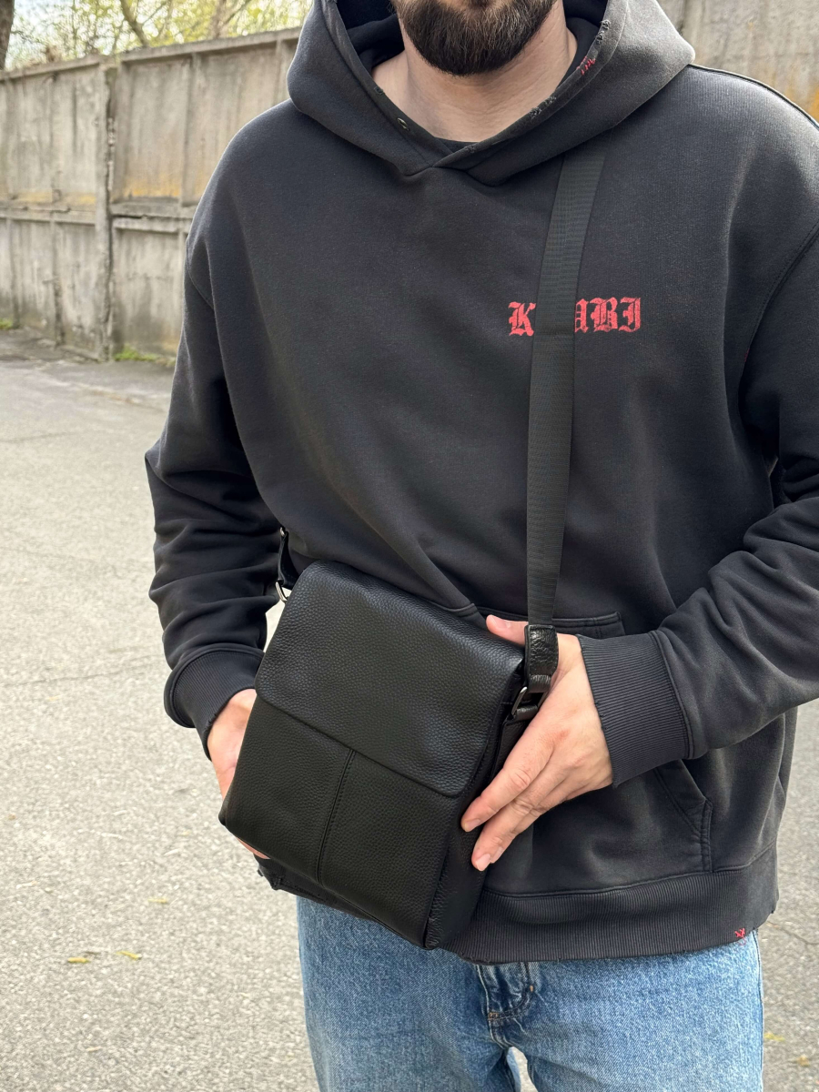 Чоловіча сумка месенджер через плече шкіряна чорного кольору ST044